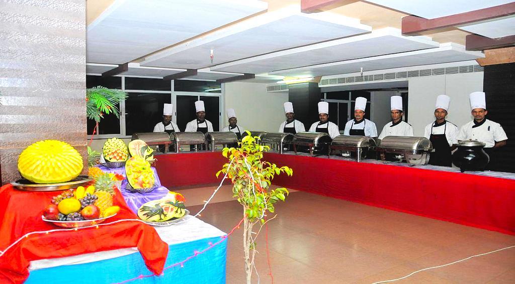 Hotel Central Park Ongole Екстериор снимка