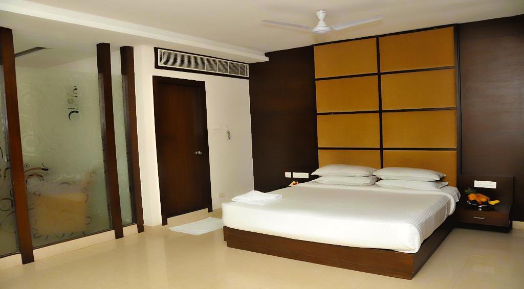 Hotel Central Park Ongole Екстериор снимка