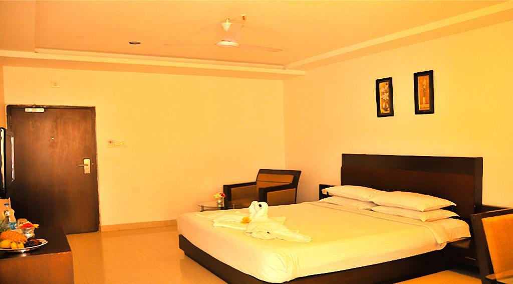 Hotel Central Park Ongole Екстериор снимка