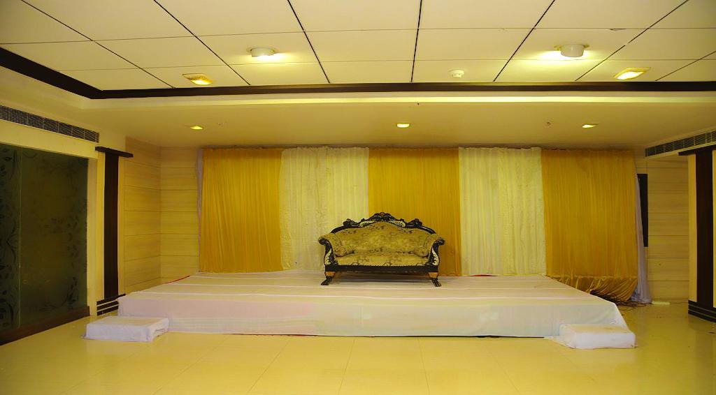 Hotel Central Park Ongole Екстериор снимка