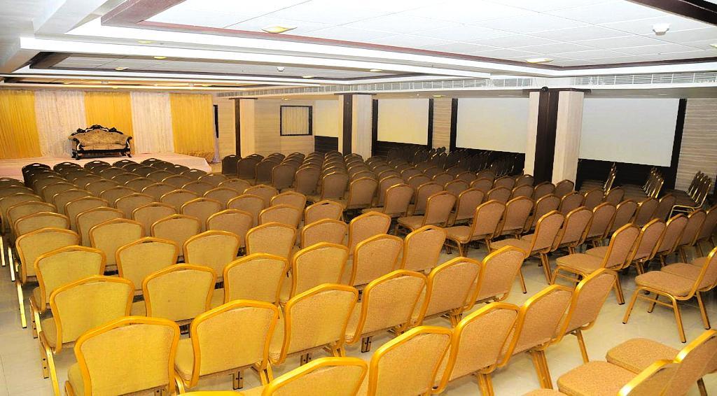 Hotel Central Park Ongole Екстериор снимка