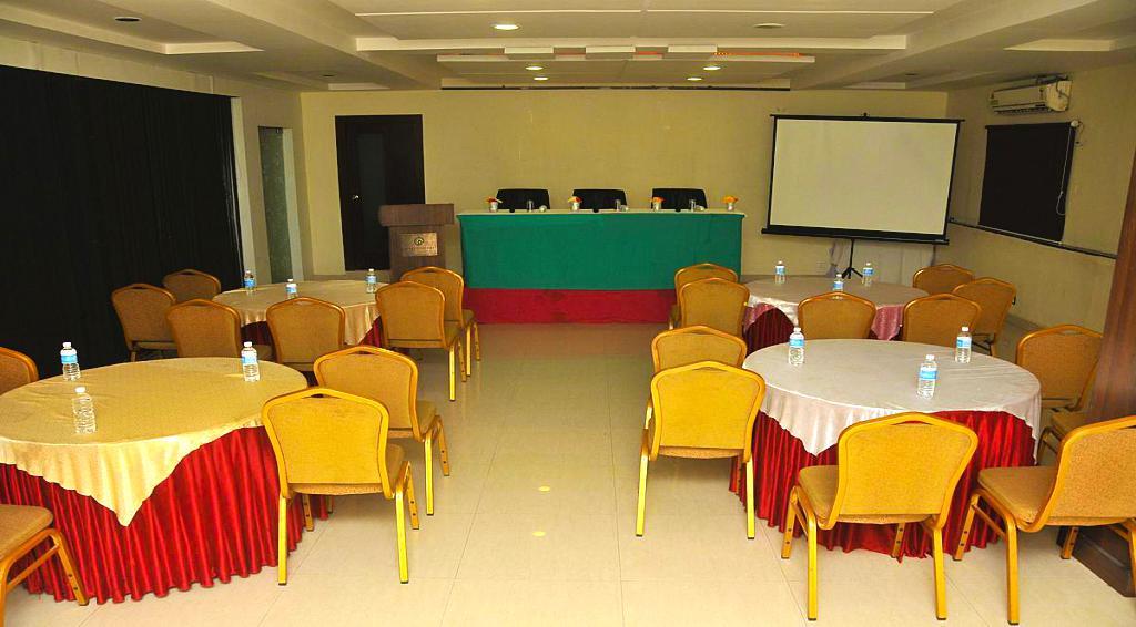 Hotel Central Park Ongole Екстериор снимка